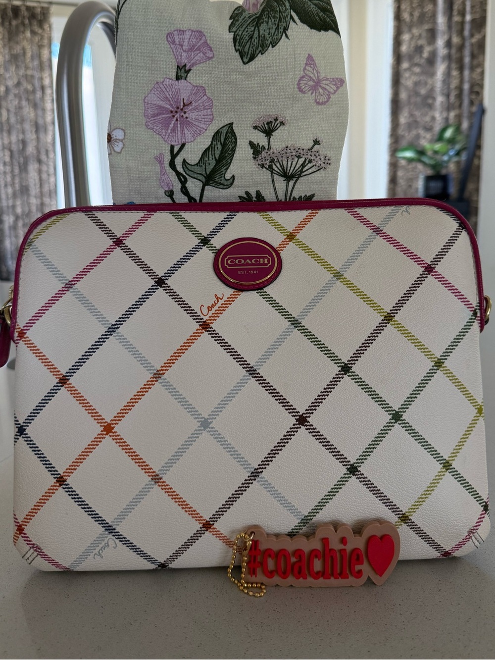 Like NEW Coach Tattersall ALERT plaid Peyton tablet iPad or CLUTCH LIKE NEW - Picture 8 of 16